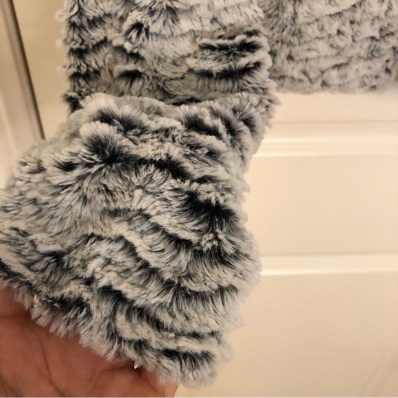 Motel Rocks Grey Fuzzy Fur Like new Eye catching Jacket medium Great condition - Picture 4 of 10